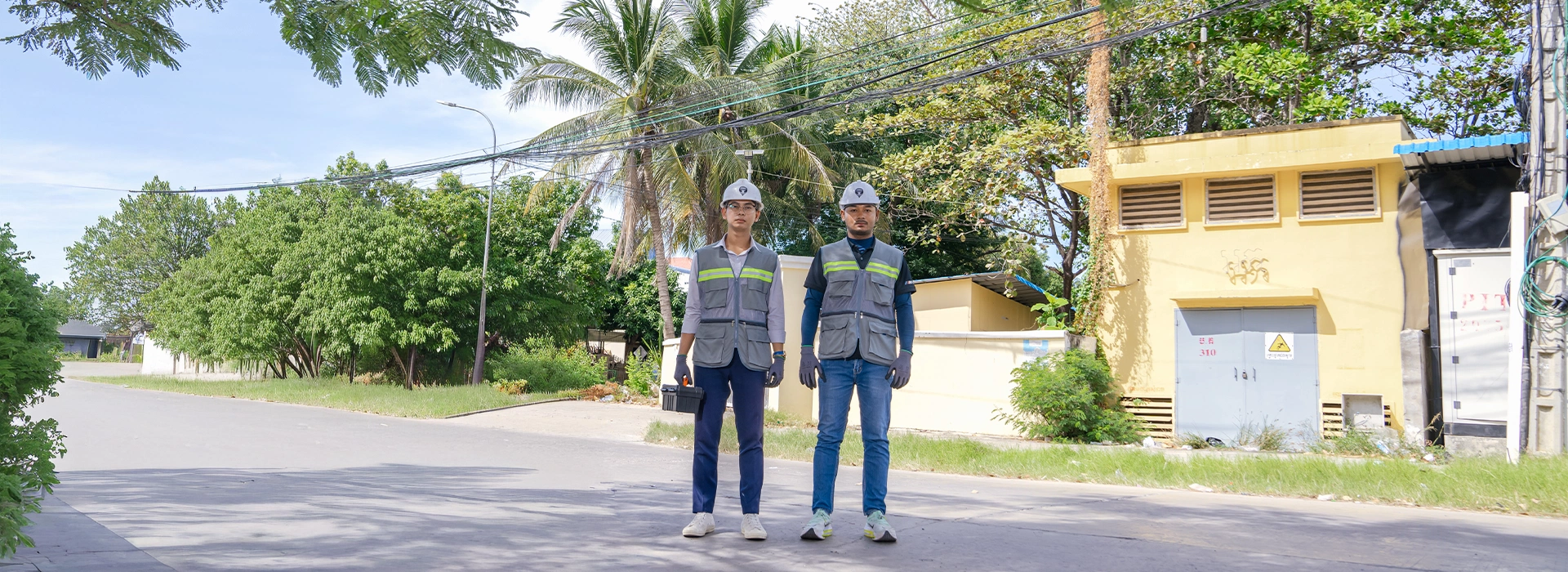 What does the DRC-006 do in the event of faults?