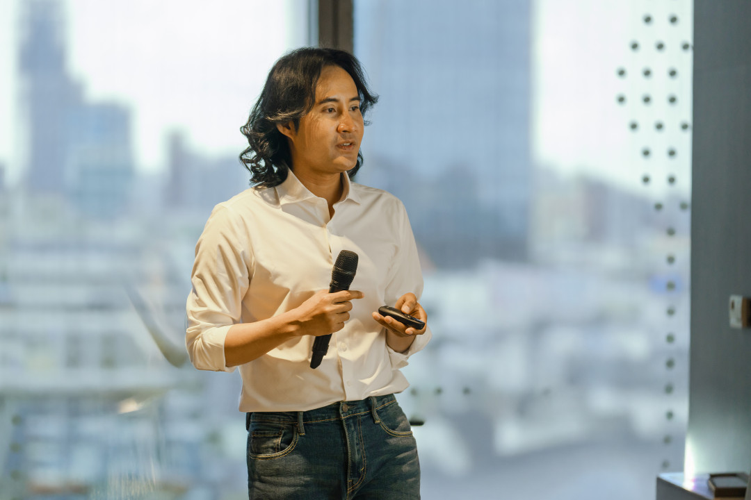 Stop Selling. Start Listening