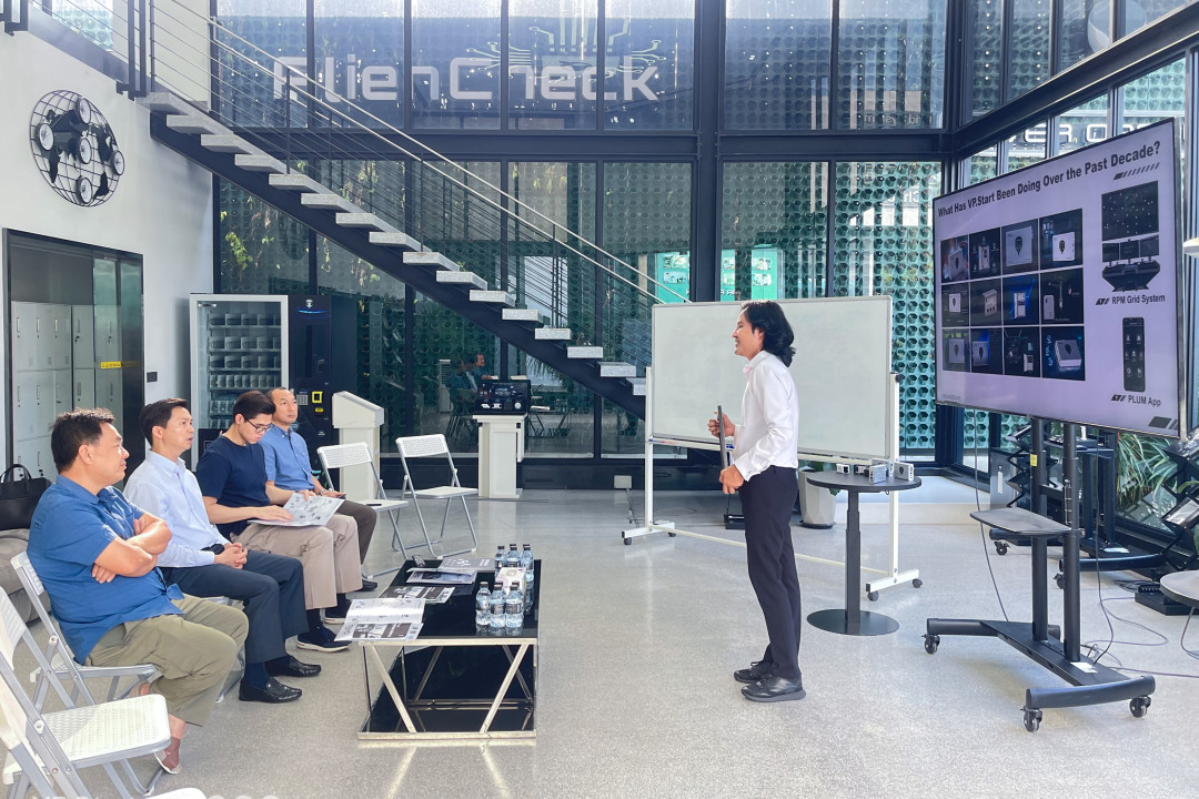 His Excellency Moeung Makara has shown interest in VP.Start’s technological innovations in digital power grid management