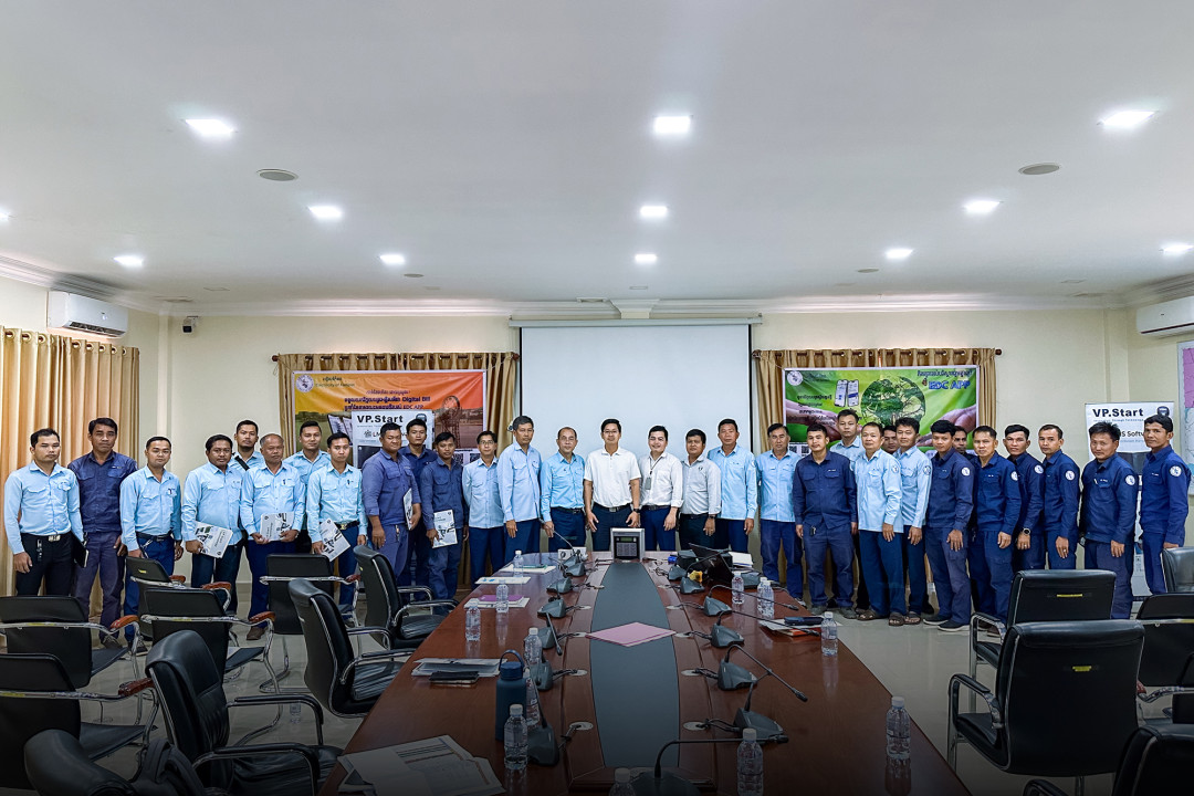 VP.Start Expert Engineer Presents LMS to EDC Kampot